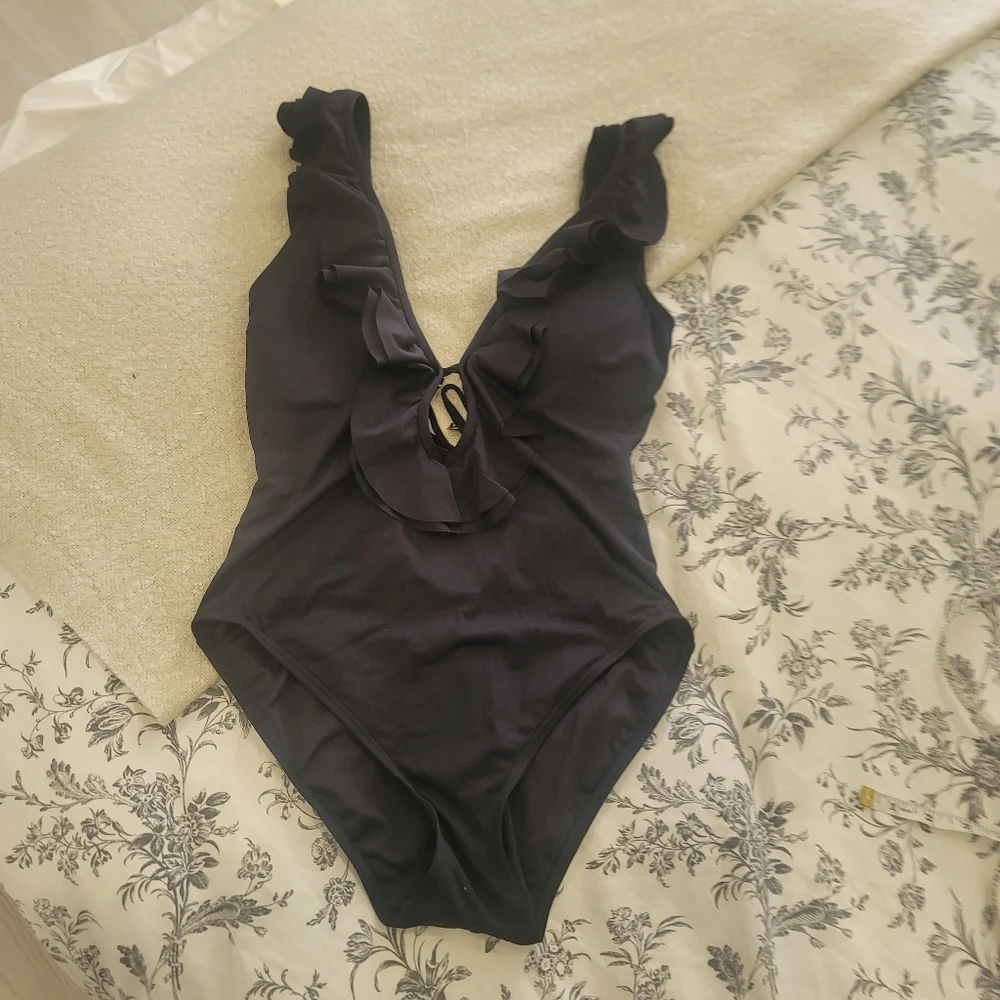 MICHAEL KORS Black Ruffle Low Back One Piece Swimsuit Size 10 Resortwear
